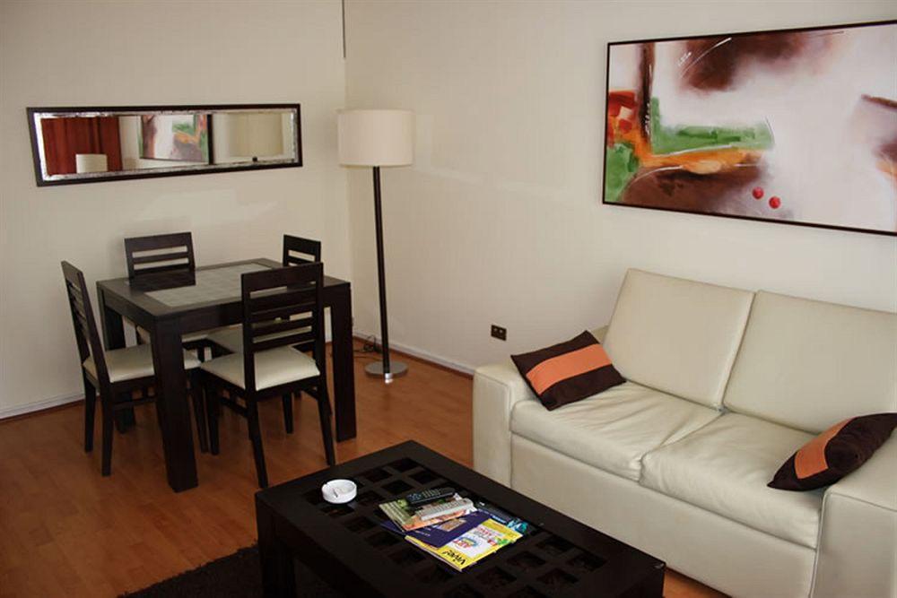 Rent A Bustamante Aparthotel Santiago