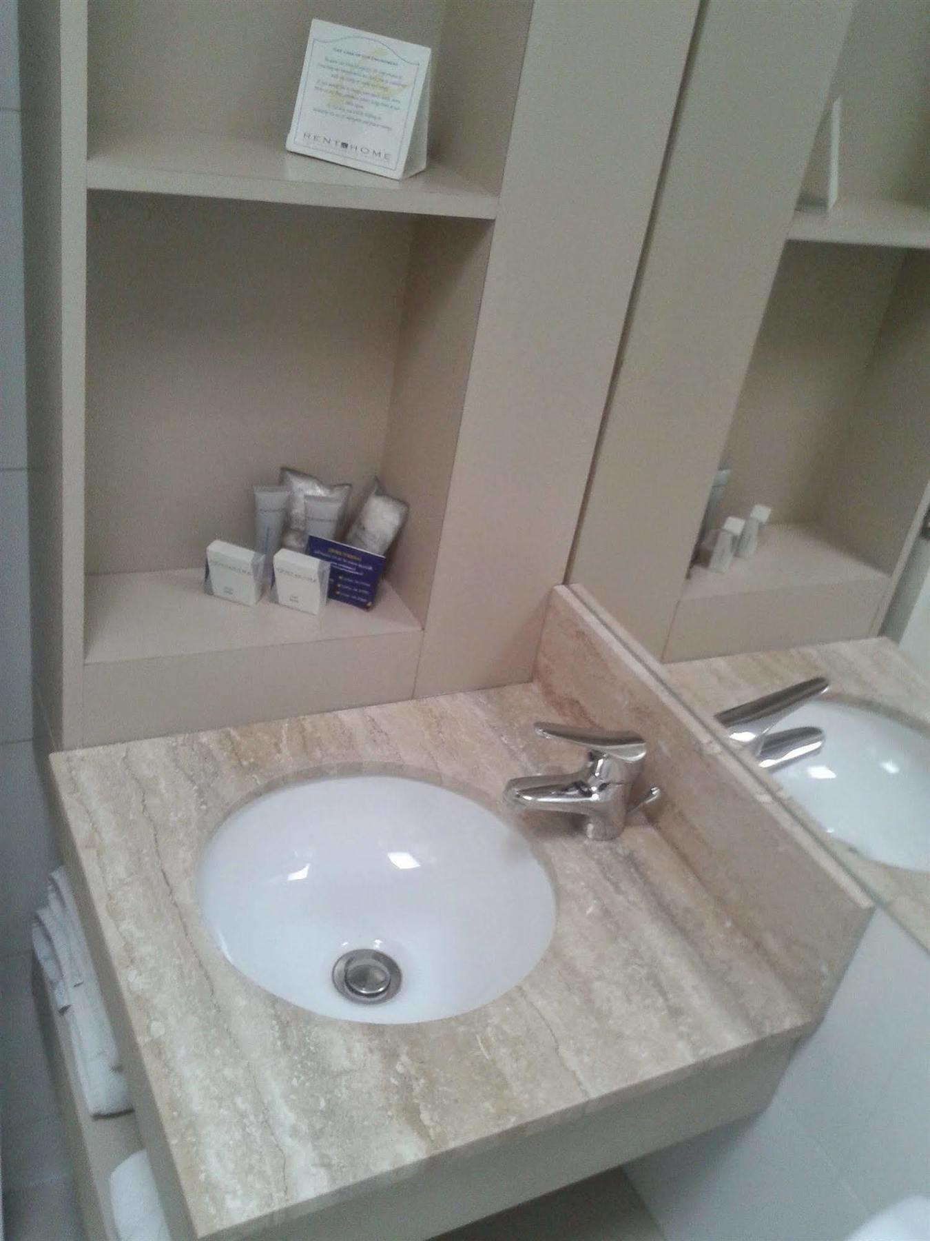 Rent A Bustamante Aparthotel